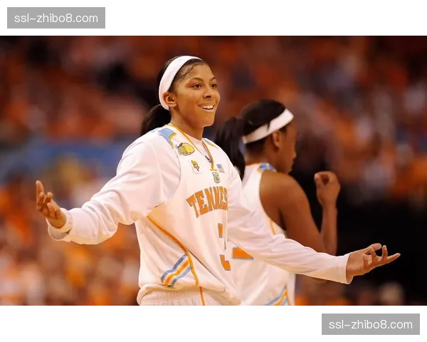 校园行：WNBA球星走进大学，鼓励下一代女性运动员