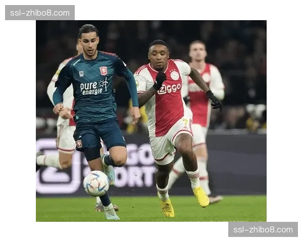 荷兰比斯利竞技最后一轮惊险保级，成功留在欧洲顶级联赛行列